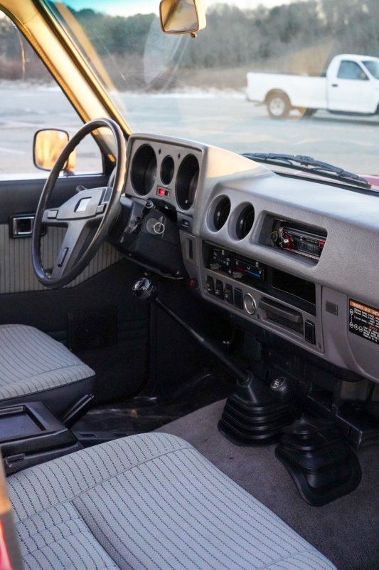 1987 Toyota Land Cruiser FJ60 photo 25