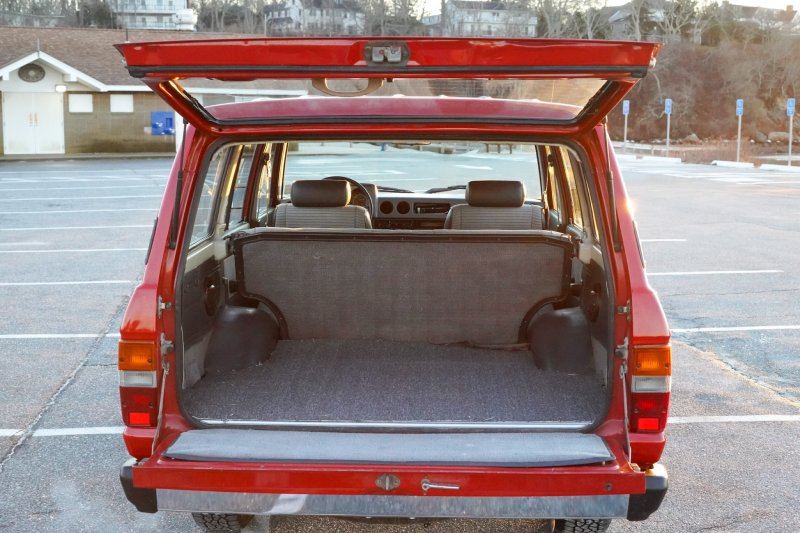 1987 Toyota Land Cruiser FJ60 photo 30