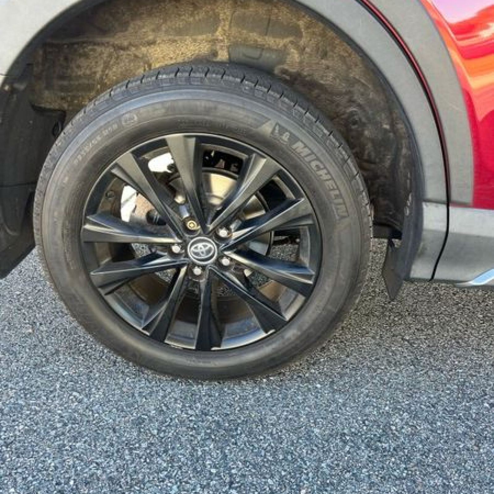 2018 Toyota RAV4 photo 8