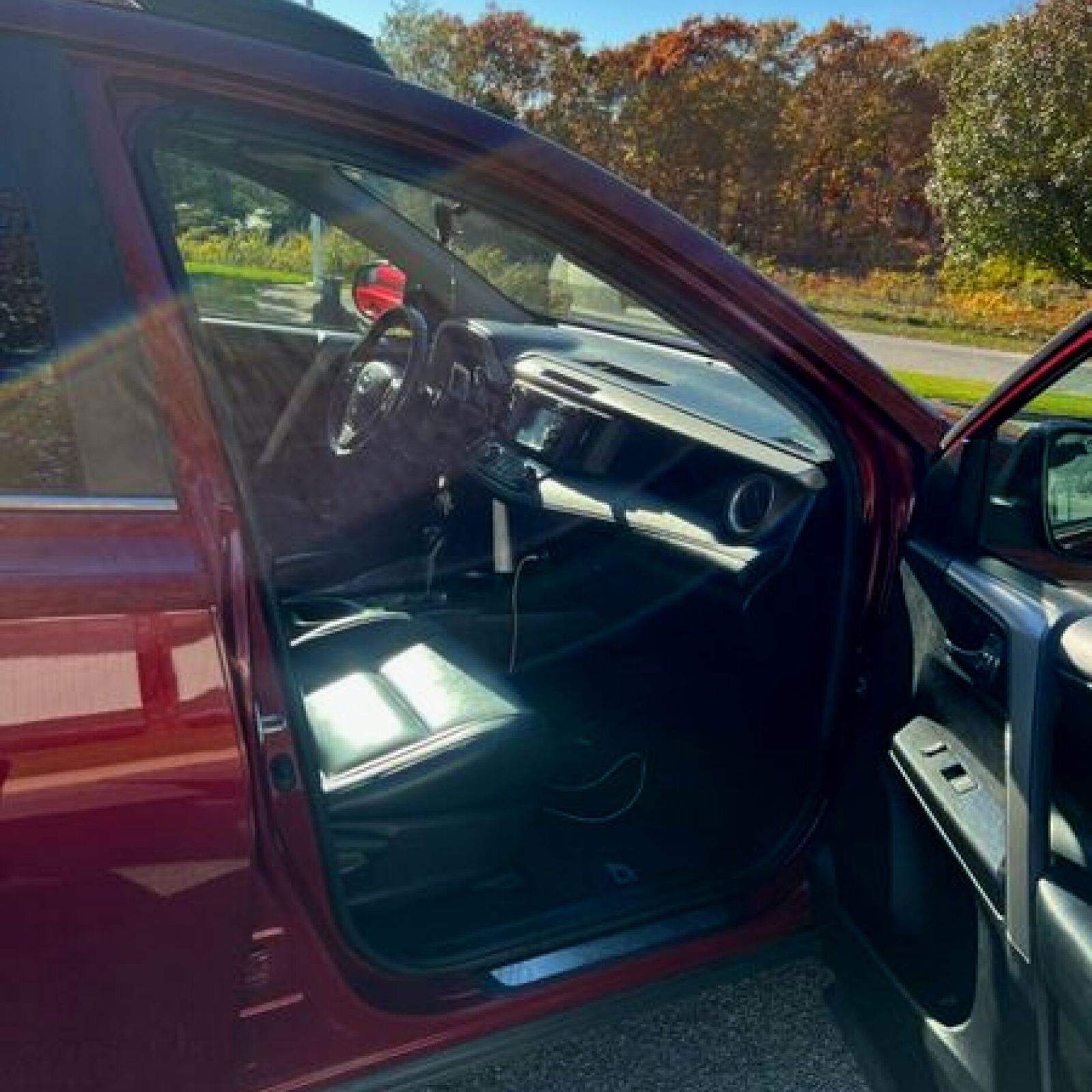 2018 Toyota RAV4 photo 17